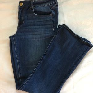 *American Eagle* Skinny Kick Jeans